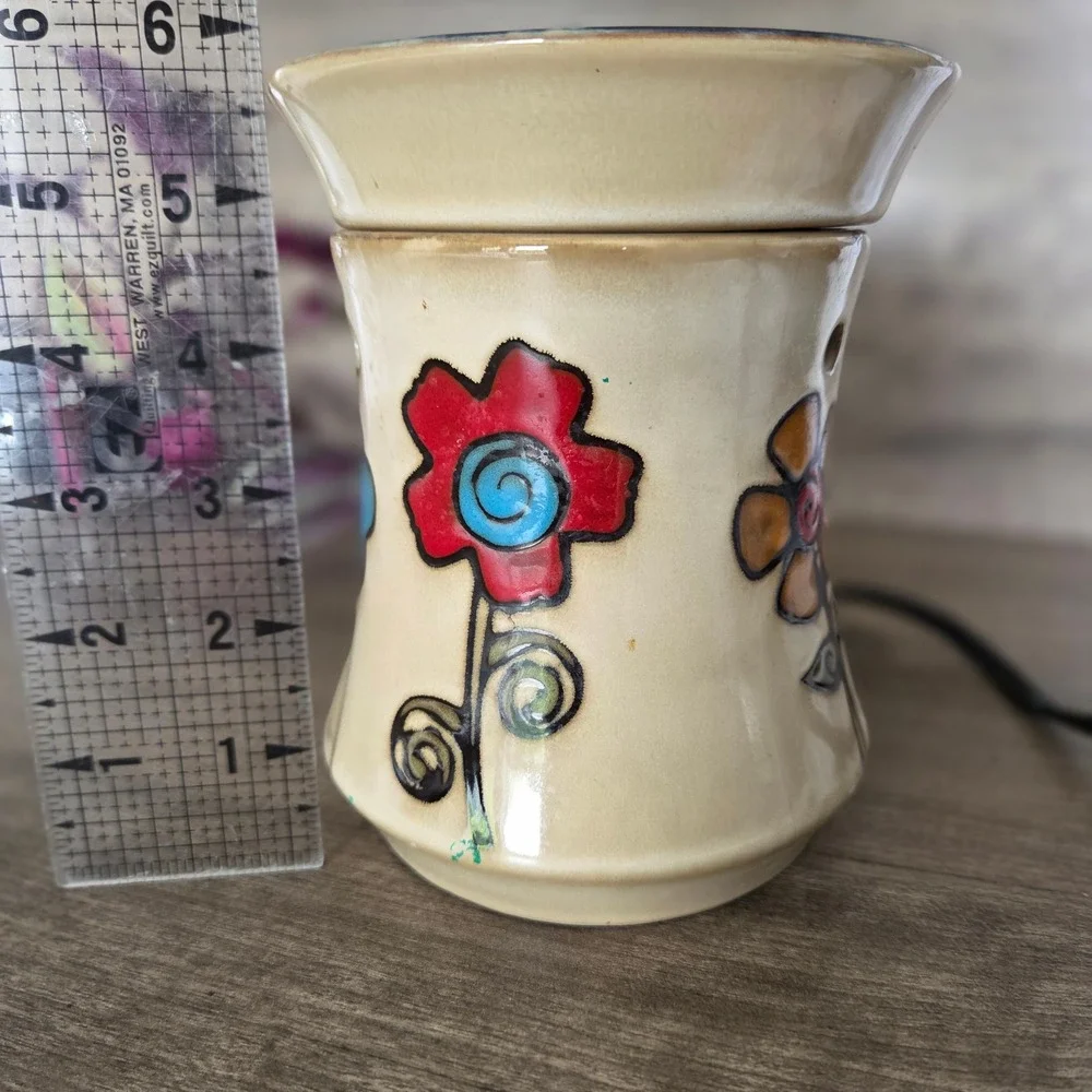 Scentsy Wax Warmer Fiona Cream Floral Electric Full Size Home Decor Boho Hippy